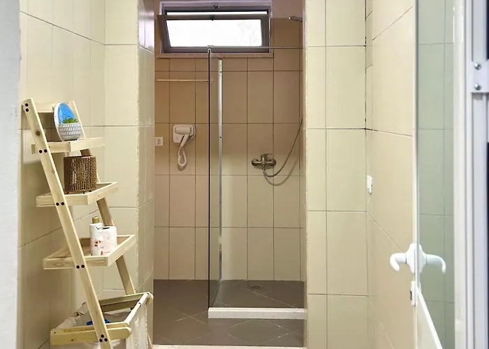 Gibel * Golem (Tirana)