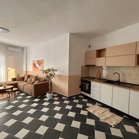 Gibel Golem (Tirana)