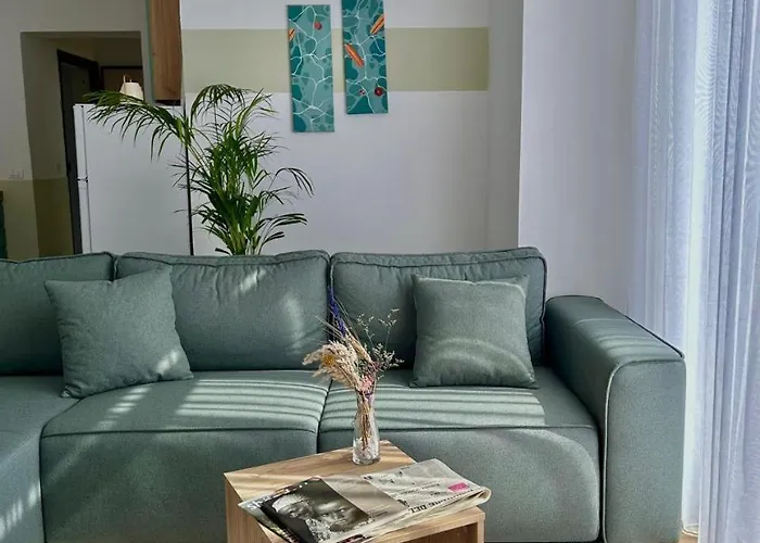 Gibel Golem (Tirana)